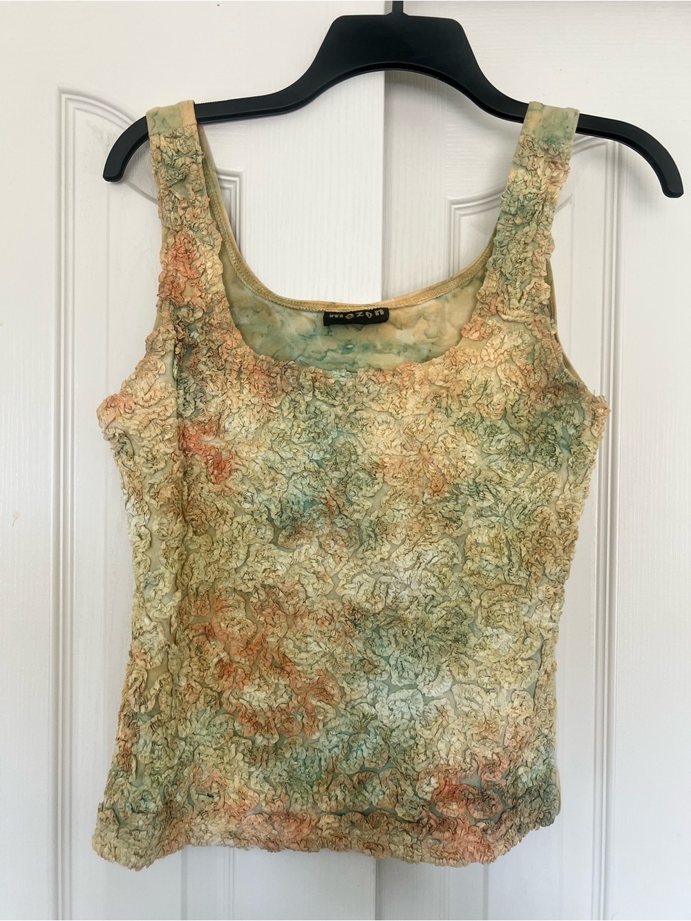 Mezon Multicolor Crinkled Scoop Neck Tank Top